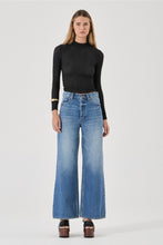 Load image into Gallery viewer, Daisy Lace High Neck Top