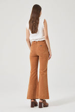 Load image into Gallery viewer, Eastcoast Flare Jean - Caramel Cord