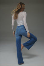 Load image into Gallery viewer, Eastcoast Flare Jean - Silverlake