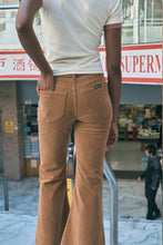 Load image into Gallery viewer, Eastcoast Flare Deco Jean - Caramel Cord