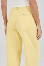 Load image into Gallery viewer, Arc Barrel Jean - Cali Sun