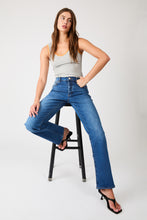 Load image into Gallery viewer, Meg Straight Jeans - Reign