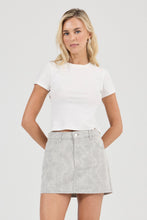 Load image into Gallery viewer, 90's Relaxed Mini Skirt - Python