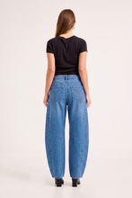 Load image into Gallery viewer, Arc Barrel Jean - Soho Vintage