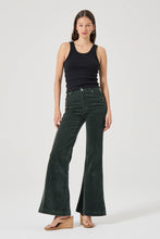 Load image into Gallery viewer, Eastcoast Flare - Ivy Cord
