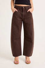 Load image into Gallery viewer, Arc Barrel Trade Jean  - Chocolate
