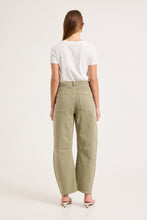 Load image into Gallery viewer, Gigi Barrel Trade Jeans - Drill Summer Olive
