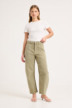 Load image into Gallery viewer, Gigi Barrel Trade Jeans - Drill Summer Olive
