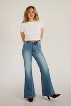 Load image into Gallery viewer, Eastcoast Flare - Kate
