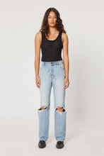 Load image into Gallery viewer, 90s Relaxed - Cali Worn
