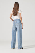 Load image into Gallery viewer, Kate Baggy - 90s Blue
