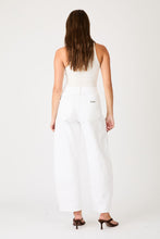 Load image into Gallery viewer, Gigi Barrel Jeans - Vintage White
