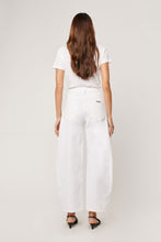 Load image into Gallery viewer, Gigi Barrel - Vintage White
