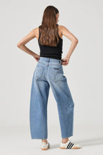 Load image into Gallery viewer, Gigi Barrel - Brad Blue
