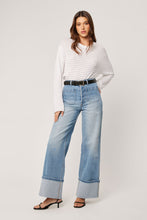 Load image into Gallery viewer, Edgar Longsleeve Tee - Vintage White
