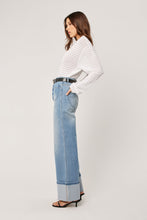 Load image into Gallery viewer, Edgar Longsleeve Tee - Vintage White

