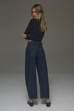 Load image into Gallery viewer, Gigi Barrel Jean - Super Rinse
