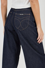 Load image into Gallery viewer, Gigi Barrel Jean - Super Rinse
