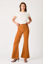 Load image into Gallery viewer, Eastcoast Flare Corduroy Pants - Caramel

