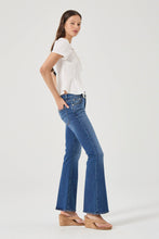 Load image into Gallery viewer, Downtown Flare - Donna Blue

