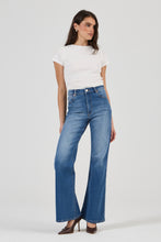 Load image into Gallery viewer, Eastcoast Flare Jean - Silverlake
