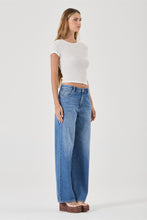 Load image into Gallery viewer, Daisy Lace Tee - Vintage White
