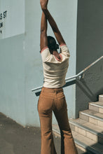 Load image into Gallery viewer, Eastcoast Flare Deco Jean - Caramel Cord
