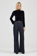 Load image into Gallery viewer, Cameo Long Sleeve Top Velvet
