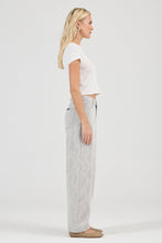 Load image into Gallery viewer, Arc Barrel Jean Long - Python
