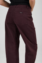 Load image into Gallery viewer, Gigi Barrel Trade Jean - Dark Cherry
