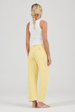 Load image into Gallery viewer, Arc Barrel Jean - Cali Sun
