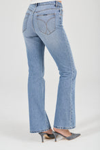 Load image into Gallery viewer, Midtown Boot Jean - Surrender

