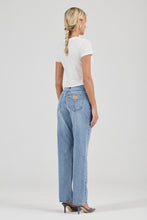 Load image into Gallery viewer, Classic Tee - Vintage White
