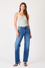 Load image into Gallery viewer, Meg Straight Jeans - Reign
