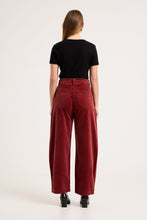 Load image into Gallery viewer, Gigi Barrel Jean - Burnt Sienna Cord

