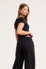 Load image into Gallery viewer, Arc Barrel Jean - Mercer Black

