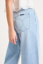 Load image into Gallery viewer, Arc Barrel Jean Long - Swoon
