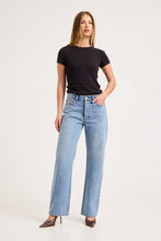 Load image into Gallery viewer, 90's Boyfriend Jean - Surrender
