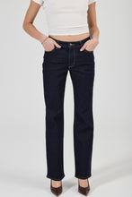Load image into Gallery viewer, Meg Straight Jean - Super Rinse
