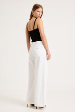 Load image into Gallery viewer, Frankie Loose Jean Long - Vintage White
