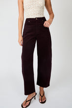 Load image into Gallery viewer, Gigi Barrel Corduroy Pants - Dark Cherry
