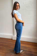 Load image into Gallery viewer, Midtown Boot Jean - Reign
