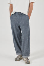 Load image into Gallery viewer, Ezy Jean Barrel - Hickory Roll
