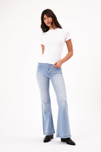 Load image into Gallery viewer, Classic Tee - Vintage White
